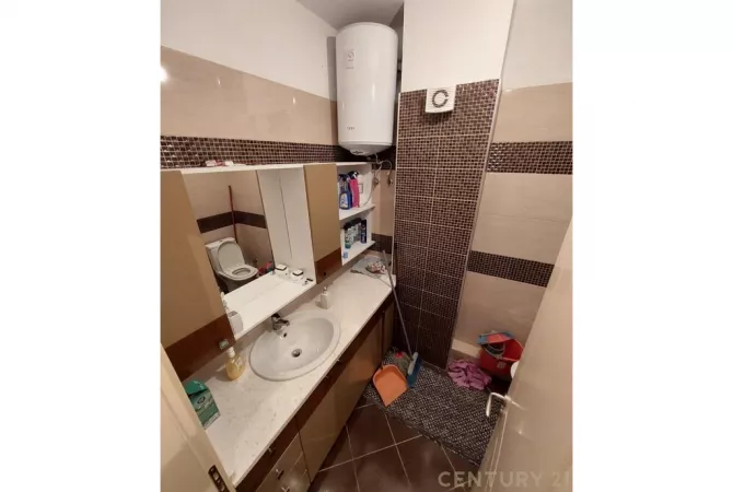 Shtepi ne shitje Apartament ne Tirane, 2+1, Mobilimi E mobiluar, Pagesa 135,000  Euro.