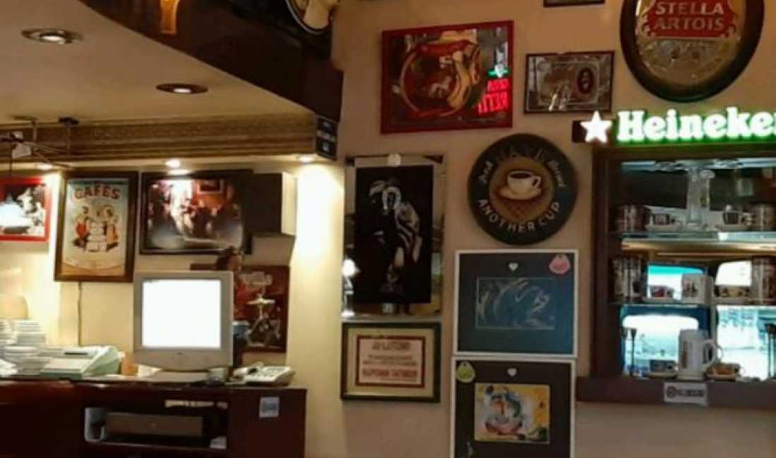 Shitet biznesi , dublex (coffee-bar). Adresa :Qender ,Tirane