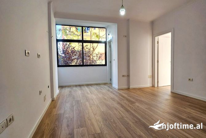 Shitet Apartament 1+1 Ish Parku 112.000€