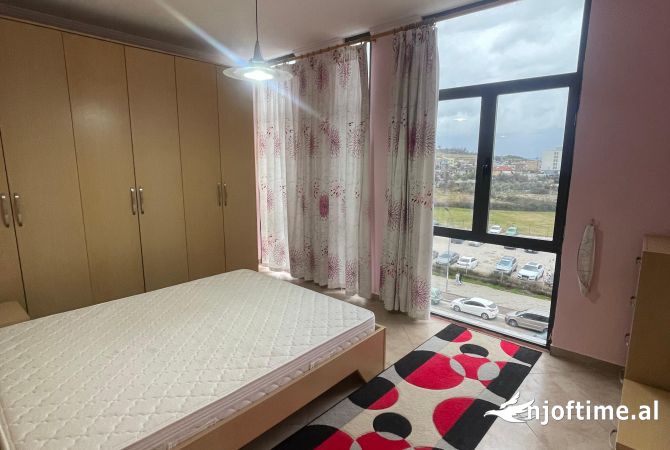 Shtepi ne shitje Apartament ne Tirane, 2+1, Mobilimi E mobiluar, Pagesa 112,000  Euro.