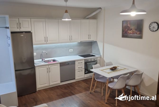 Shtepi me qera Apartament ne Tirane, 1+1, Mobilimi E mobiluar, Pagesa 751  Euro.