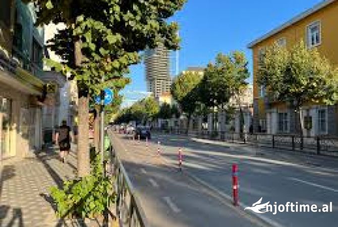 🚨Jepet me qera apartament 2+1+Ballkon 📍Rruga e Durrsit  540€ /muaj  