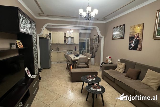 Jepet 2+1 ne Selite 450€/muaj