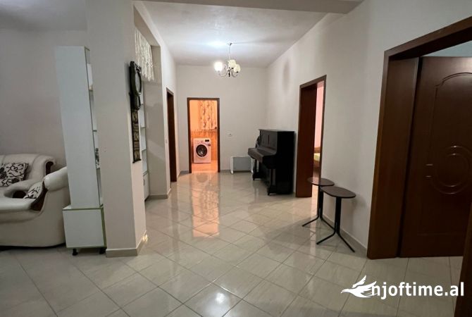 Shtepi me qera Apartament ne Tirane, 2+1, Mobilimi E mobiluar, Pagesa 451  Euro.