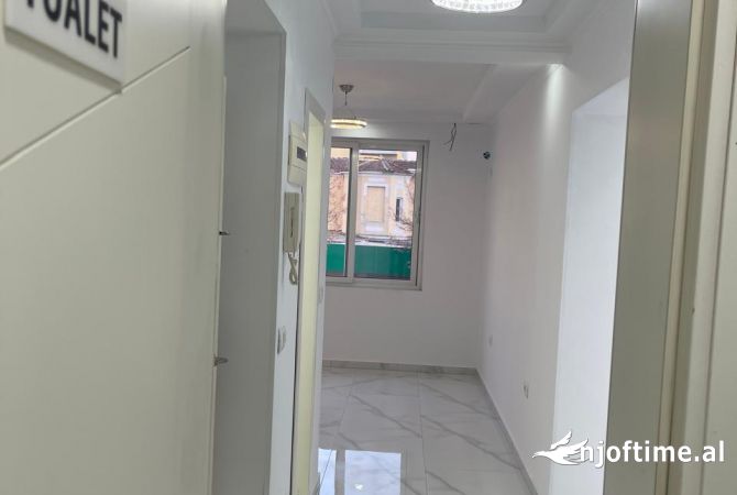 Shtepi ne shitje Apartament ne Tirane, 1+1, Mobilimi Bosh, pa mobiluar, Pagesa 145,045  Euro.