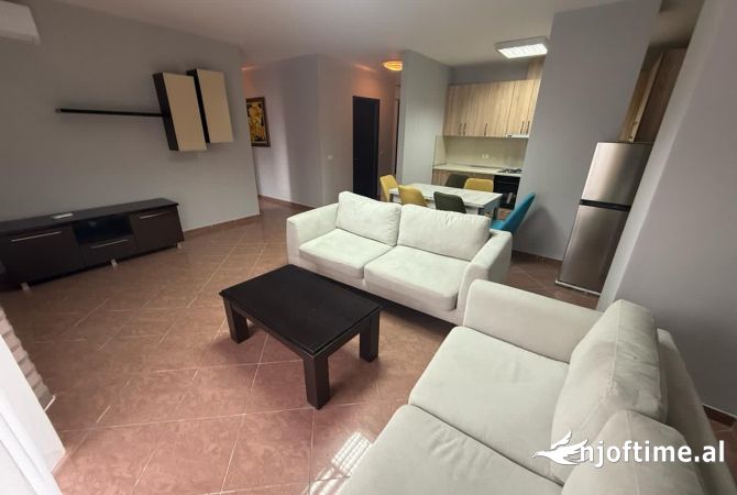 Shtepi ne shitje Apartament ne Tirane, 2+1, Mobilimi E mobiluar, Pagesa 300,030  Euro.