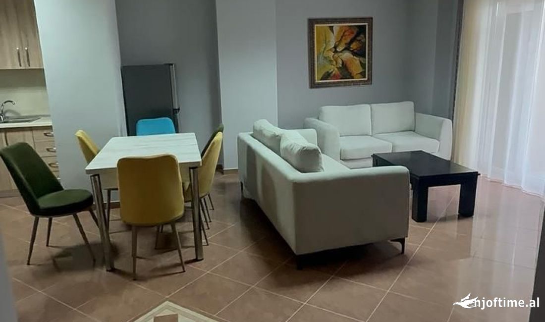 Shtepi ne shitje Apartament ne Tirane, 2+1, Mobilimi E mobiluar, Pagesa 300,030  Euro.