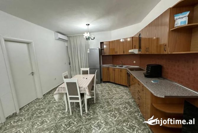 Shtepi me qera Apartament ne Tirane, 2+1, Mobilimi E mobiluar, Pagesa 504  Euro.