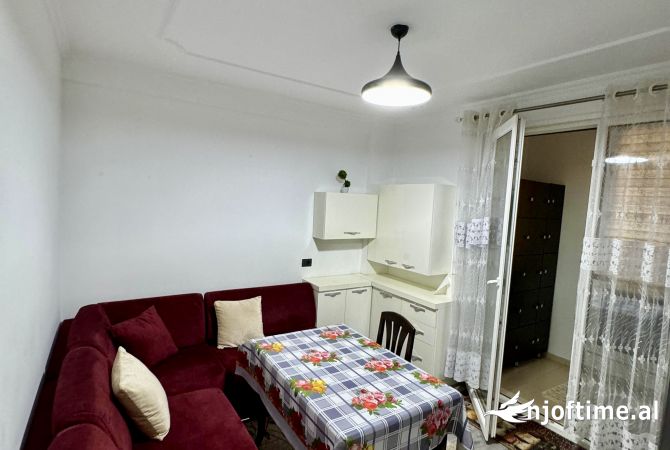 Shtepi ne shitje Apartament ne Tirane, 2+1, Mobilimi E mobiluar, Pagesa 265,000  Euro.