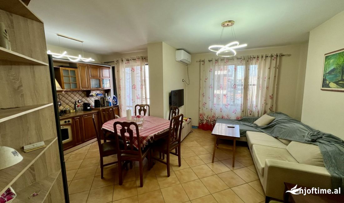 Shtepi ne shitje Apartament ne Tirane, 1+1, Mobilimi E mobiluar, Pagesa 89,008  Euro.