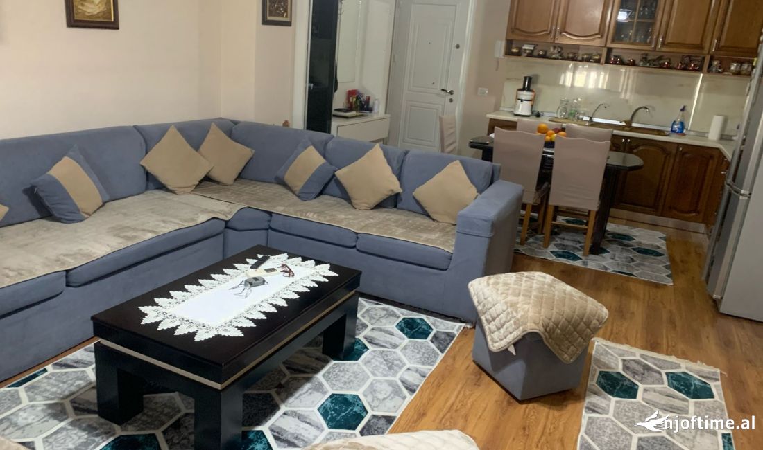 Shtepi ne shitje Apartament ne Tirane, 1+1, Mobilimi E mobiluar, Pagesa 130,200  Euro.