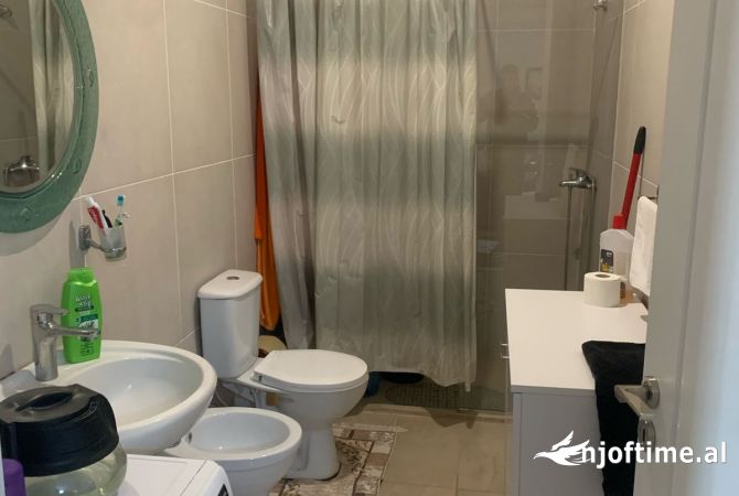 Shtepi ne shitje Apartament ne Tirane, 1+1, Mobilimi E mobiluar, Pagesa 130,200  Euro.