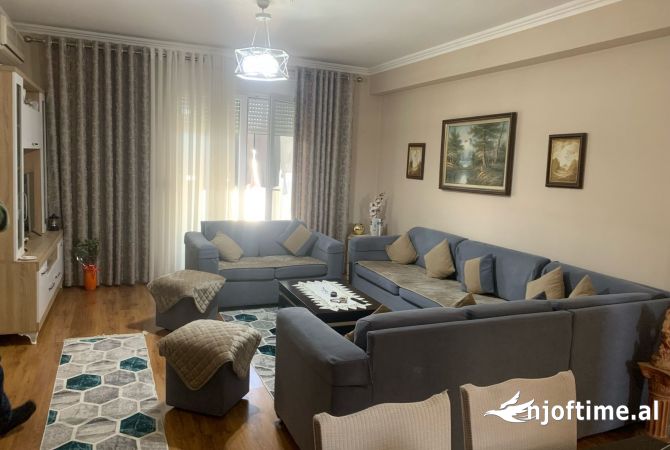 Shtepi ne shitje Apartament ne Tirane, 1+1, Mobilimi E mobiluar, Pagesa 130,200  Euro.