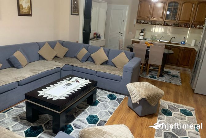 shitet apartament 1+1+ballkon tek 5maji 