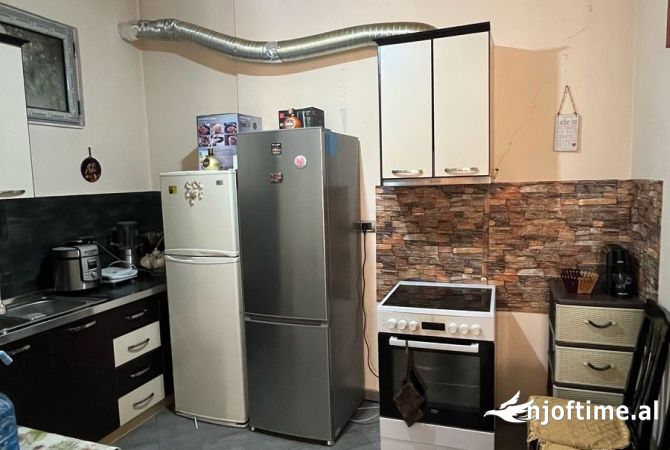 Shtepi ne shitje Apartament ne Tirane, 1+1, Mobilimi E mobiluar, Pagesa 110,001  Euro.