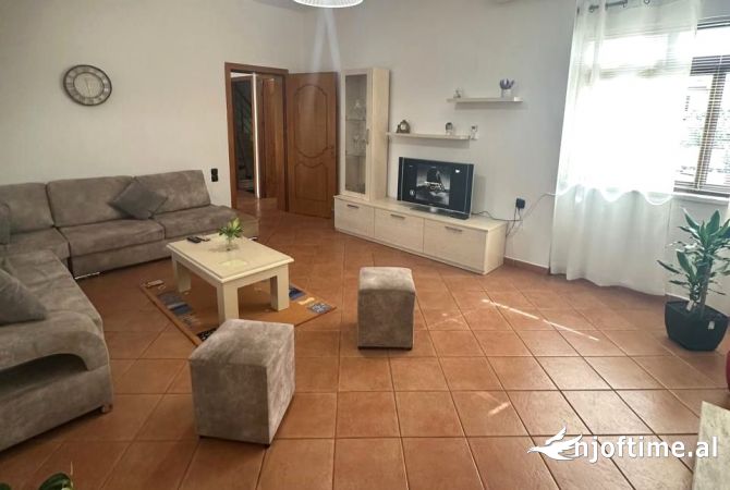 🏡Jepet me qera 2 +1+ballkon 📍Ali Demi  📐 💶Cmimi 50.000 leK