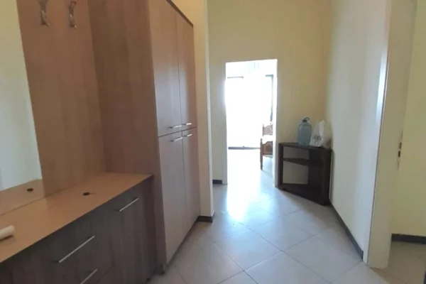 Shtepi me qera Apartament ne Tirane, 2+1, Mobilimi E mobiluar, Pagesa 451  Euro.