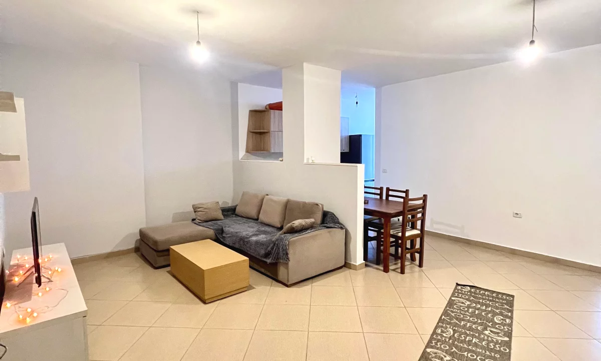 Shtepi me qera Apartament ne Tirane, 2+1, Mobilimi E mobiluar, Pagesa 450  Euro.