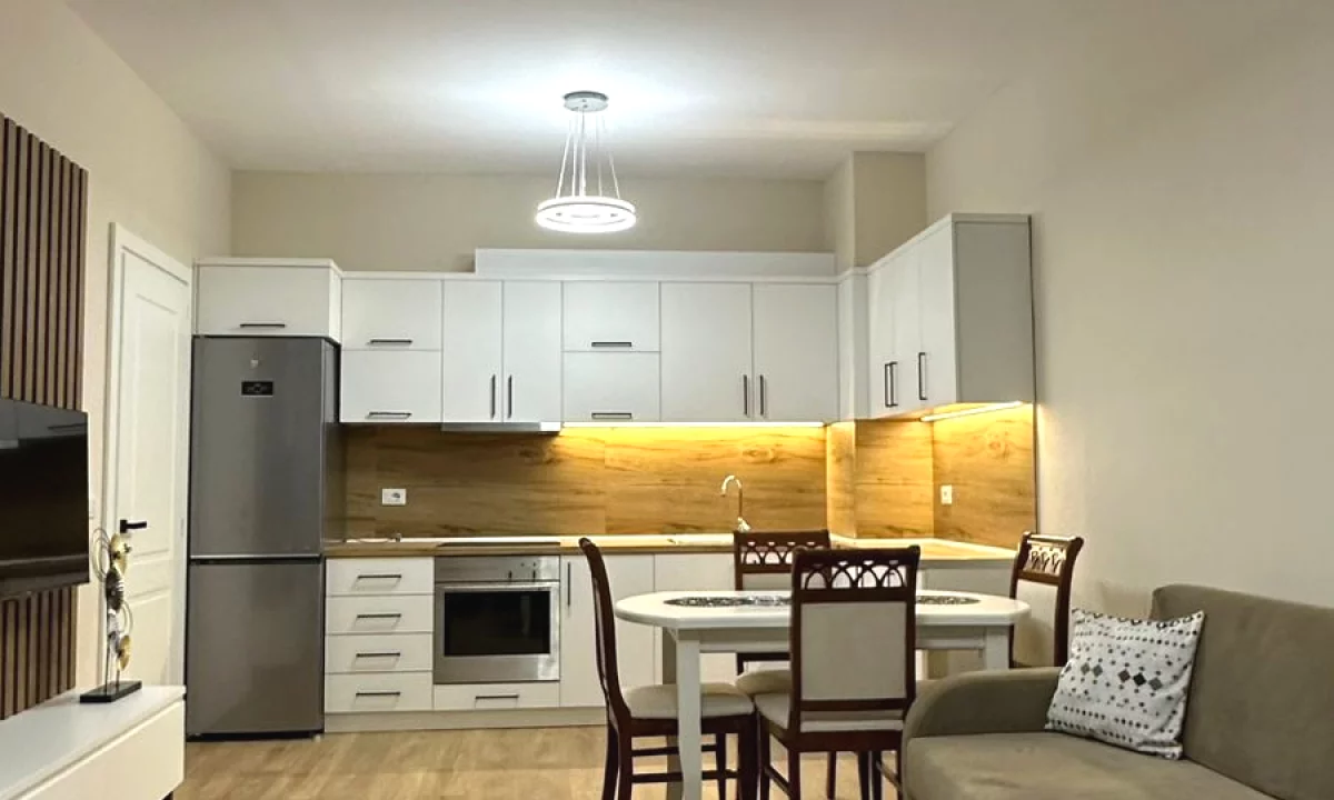 Shtepi me qera Apartament ne Tirane, 1+1, Mobilimi E mobiluar, Pagesa 603  Euro.