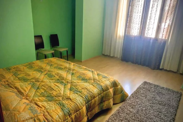 Shtepi me qera Apartament ne Tirane, 2+1, Mobilimi E mobiluar, Pagesa 699  Euro.