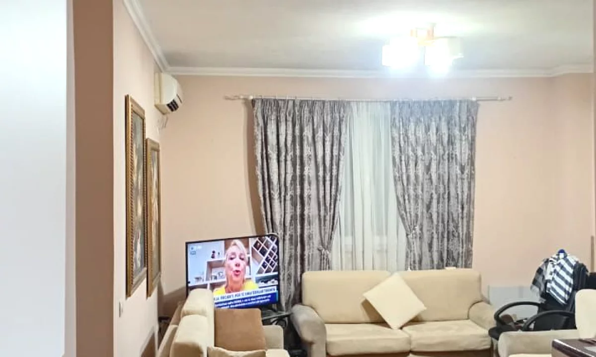 Shtepi ne shitje Apartament ne Tirane, 2+1, Mobilimi E mobiluar, Pagesa 220,000  Euro.