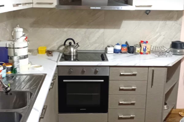 Shtepi ne shitje Apartament ne Tirane, 2+1, Mobilimi E mobiluar, Pagesa 220,000  Euro.