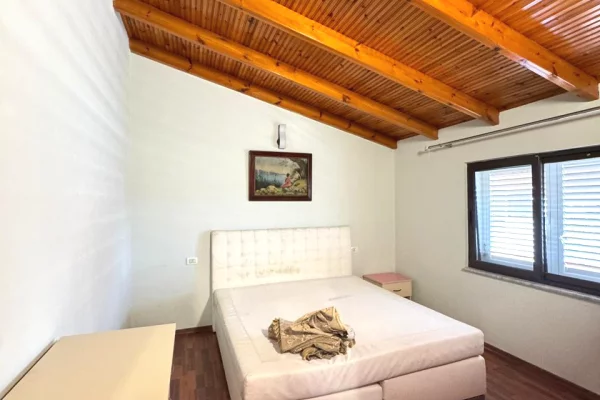 Shtepi ne shitje Vila Luksoze ne Tirane, 7+1, Mobilimi E mobiluar, Pagesa Me Marreveshje.