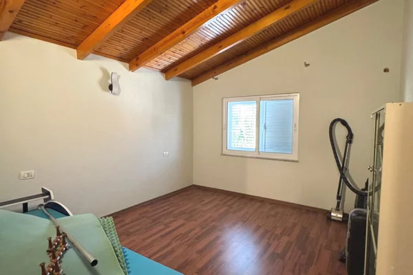 Shtepi ne shitje Vila Luksoze ne Tirane, 7+1, Mobilimi E mobiluar, Pagesa Me Marreveshje.