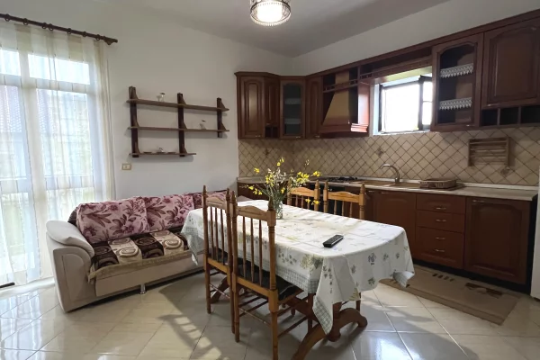 Shtepi me qera Apartament ne Tirane, 2+1, Mobilimi E mobiluar, Pagesa 500  Euro.