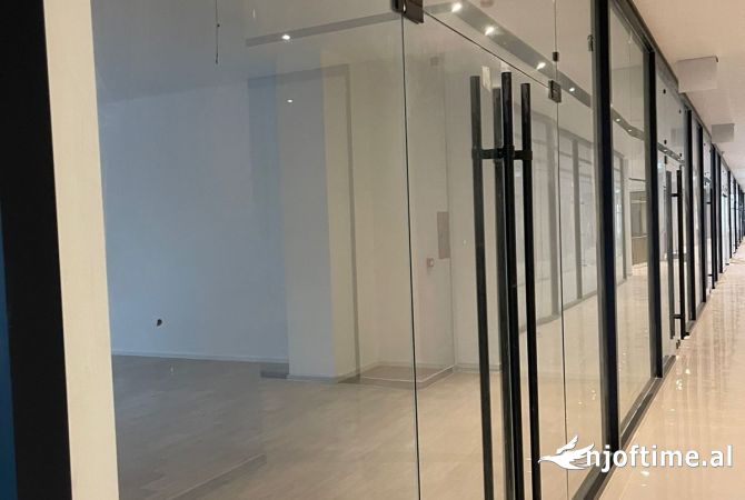 Business Property for Rent 3+1 in Tirana - 2,500 Euro