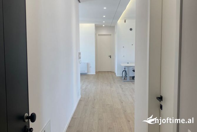 Business Property for Rent 3+1 in Tirana - 1,600 Euro
