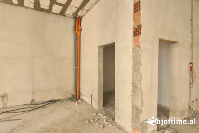 Business Property in Sale 1+1 in Tirana - 198,000 Euro