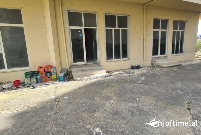 Shitet ambient biznesi tek Liqeni i Thate