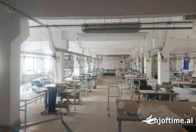 Ambiente Commerciale in Affitto 4+1 a Tirana - 2,850 Euro