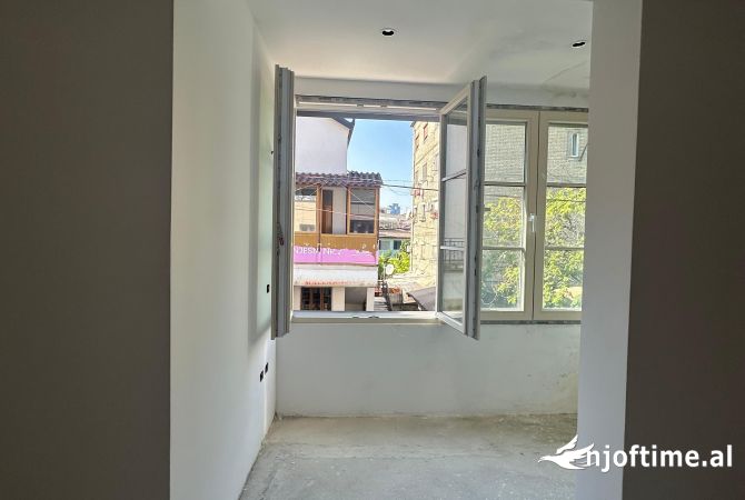 Jepet ambient biznesi me qera tek shkolla e baletit