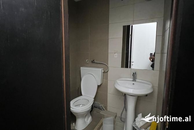 Jepet ambient biznesi me qera tek kryqezimi i Selvise