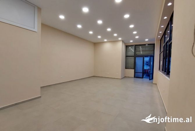 Business Property for Rent 1+1 in Tirana - 80,000 Leke