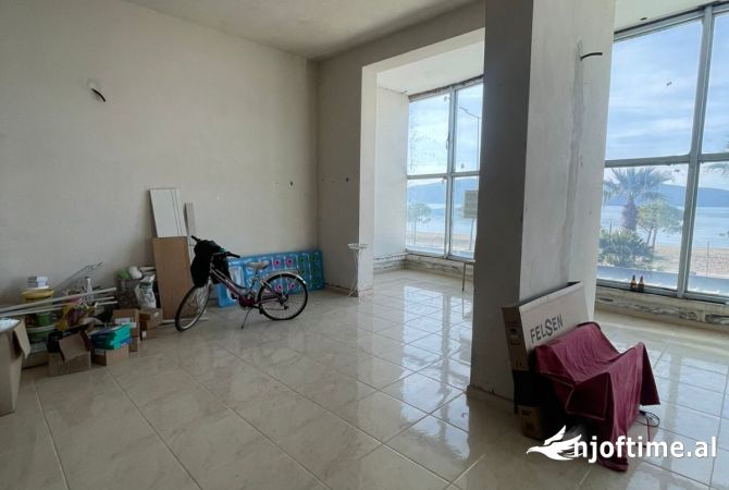 Ambiente Commerciale in Vendita 1+1 a Valona - 281,170 Euro