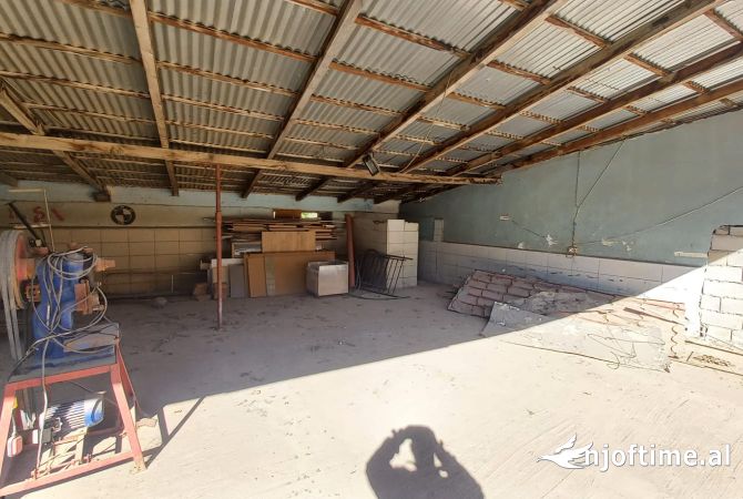 Ambiente Commerciale in Affitto 4+1 a Tirana - 60,000 Leke