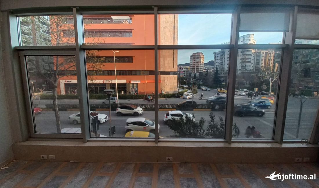 🏢 Ambient me Qira te Rruga e Kavajes, afer Pallatit me Shigjeta!!!!!!!!!!!!!!!!!!!!!!!!!!!!!!!!!!!!