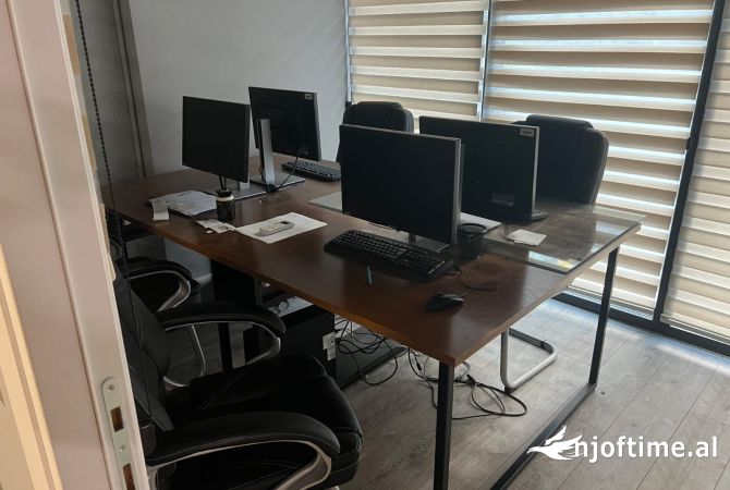 Jepet ambjent per zyre me qera te kompleksi Square 21!!!!!!!!!!!!!!!!!!!!!!!!!!!!!!!!!!!!!!!!!!!!!