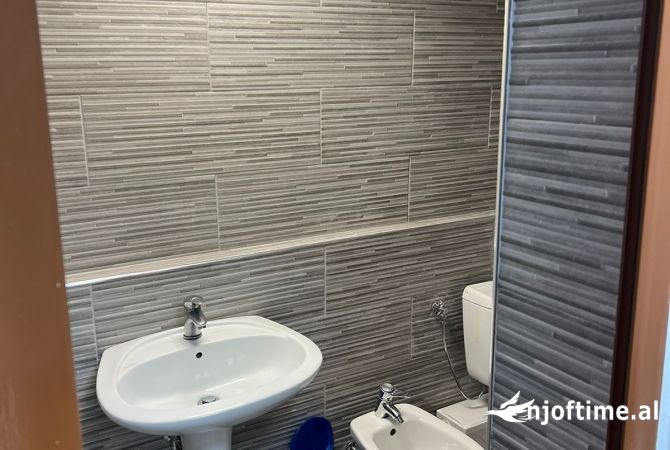 Ambient biznesi ne shitje 1+1 ne Tirane - 139,000 Euro