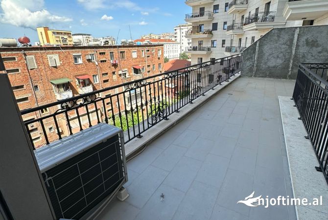 Jepet me qira ambient biznesi i mobiluar ne menyre moderne, me siperfaqe 140 m2, ne Rrugen e Barrika