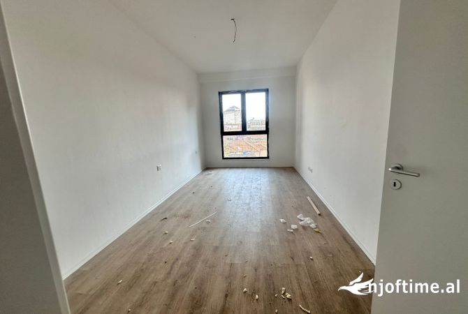 Shtepi ne shitje Apartament ne Tirane, 2+1, Mobilimi Bosh, pa mobiluar, Pagesa 290,000  Euro.