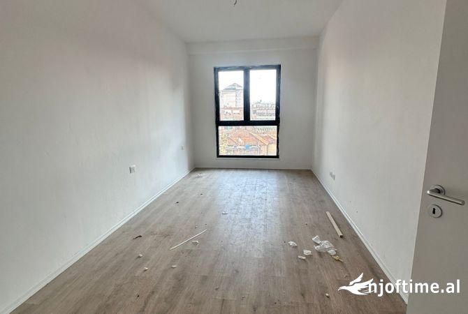 Shtepi ne shitje Apartament ne Tirane, 2+1, Mobilimi Bosh, pa mobiluar, Pagesa 290,000  Euro.