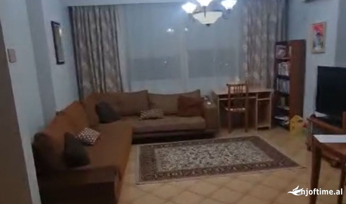 Shtepi me qera Apartament ne Tirane, 1+1, Mobilimi E mobiluar, Pagesa 620  Euro.