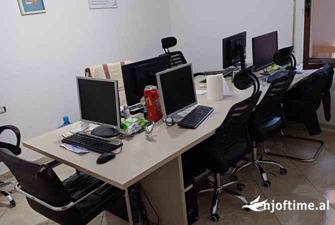 Ambient Komercial per Zyre – Mine Peza (Prane Prokurorise)