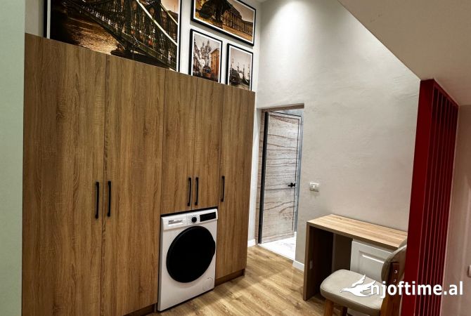 Shtepi ne shitje Duplex(shtepi me 2 kate) ne Tirane, 1+1, Mobilimi E mobiluar, Pagesa 115,000  Euro.