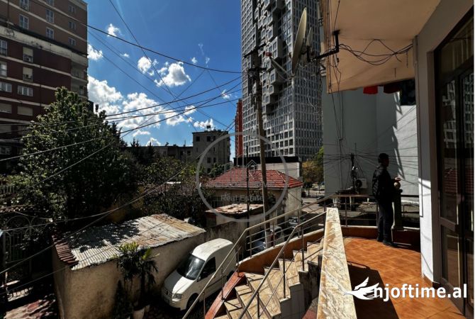 Ambient biznesi ne shitje 3+1 ne Tirane - 620,000 Euro