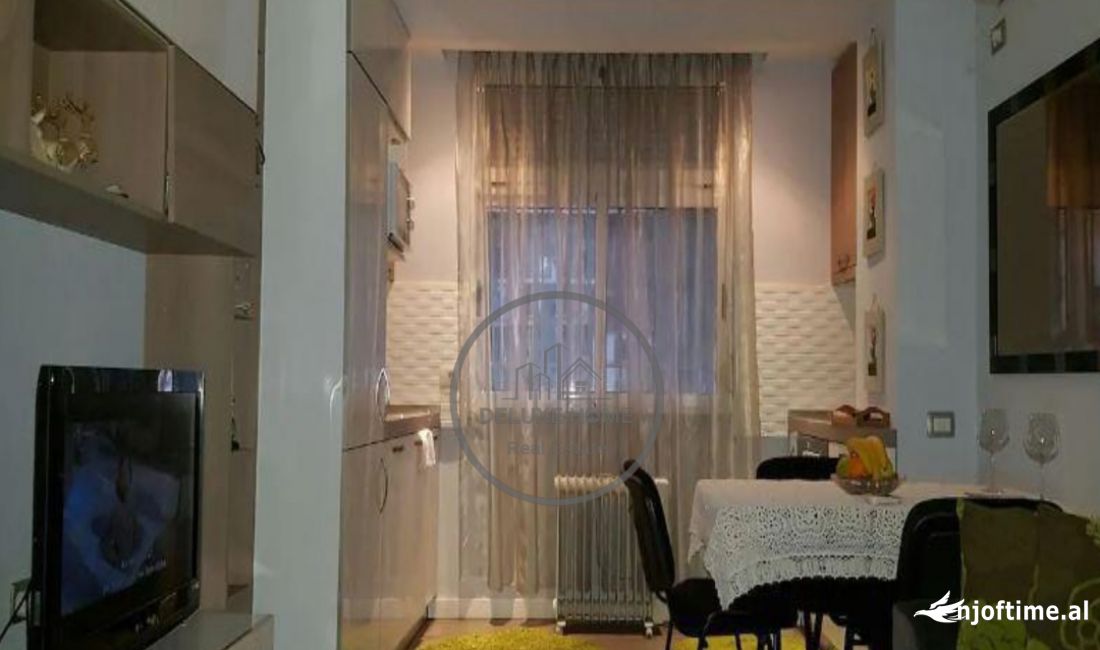 SHITET NJESI BIZNESI I NDARE NE 2 AMBIENTE 70m2